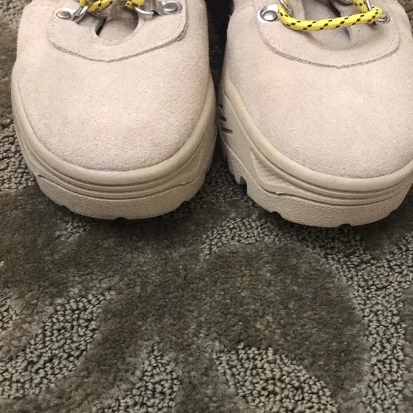 Suede boots - Picture 7 of 8